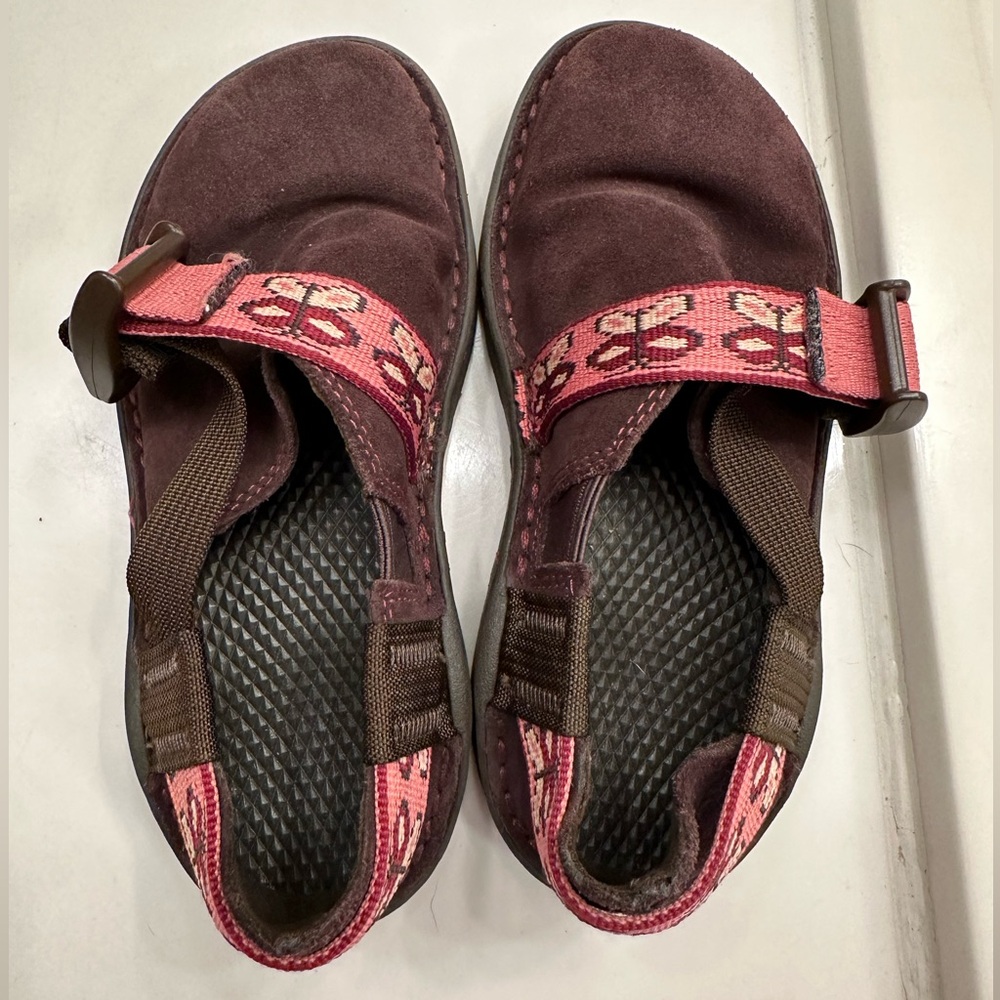 Chaco girls shoe burgundy and pink butterflies size 13 closed toe clog style